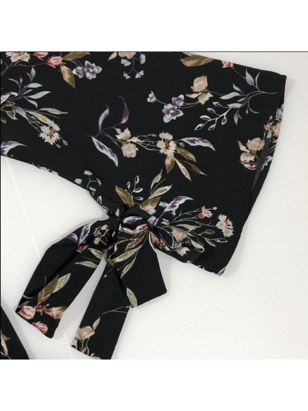 Dex Bell Sleeve Blouse V-Neck Black Floral - Picture 9 of 14